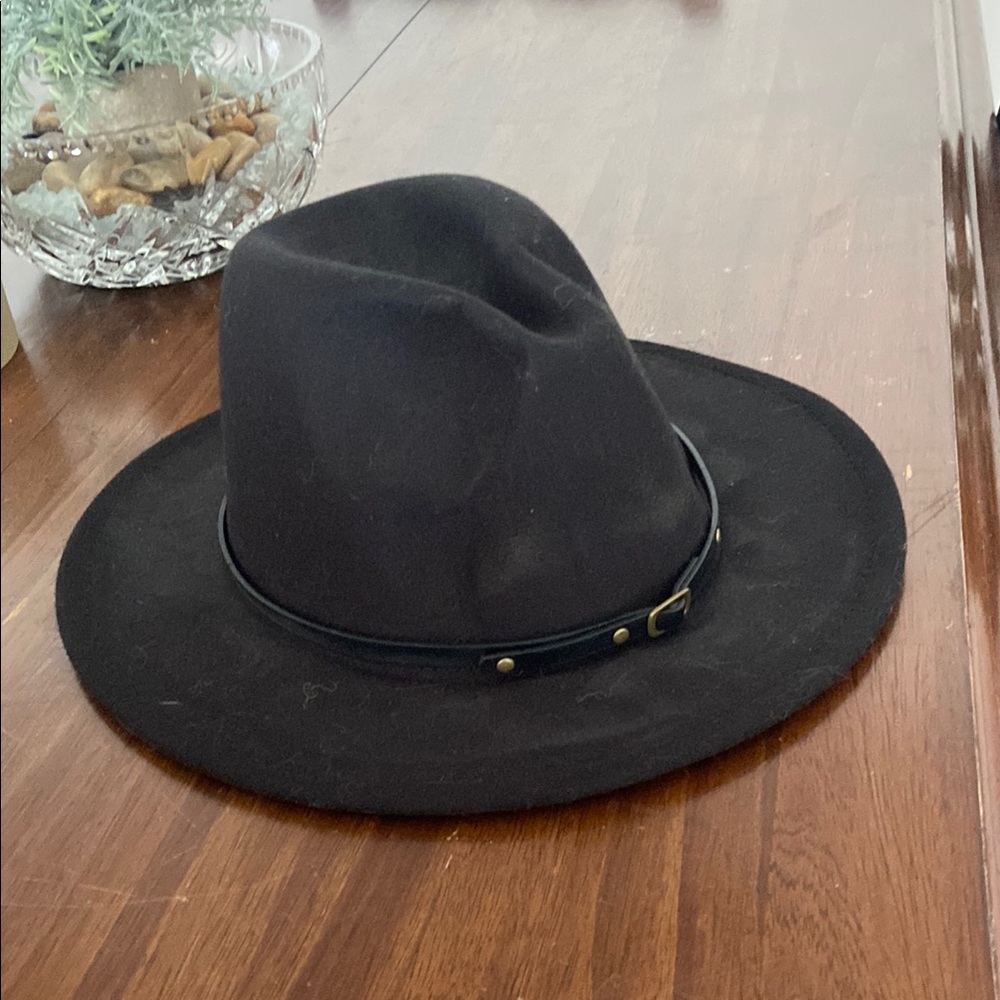 Stylish Black Wide-Brim Cowboy Hat